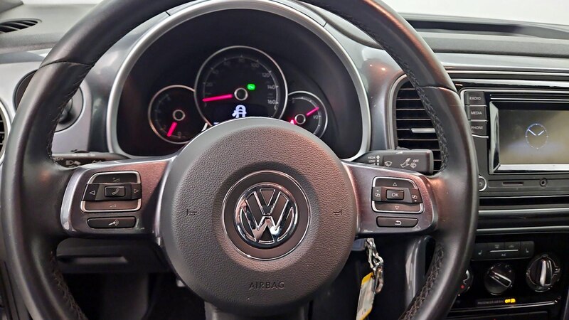 2019 Volkswagen Beetle S 10