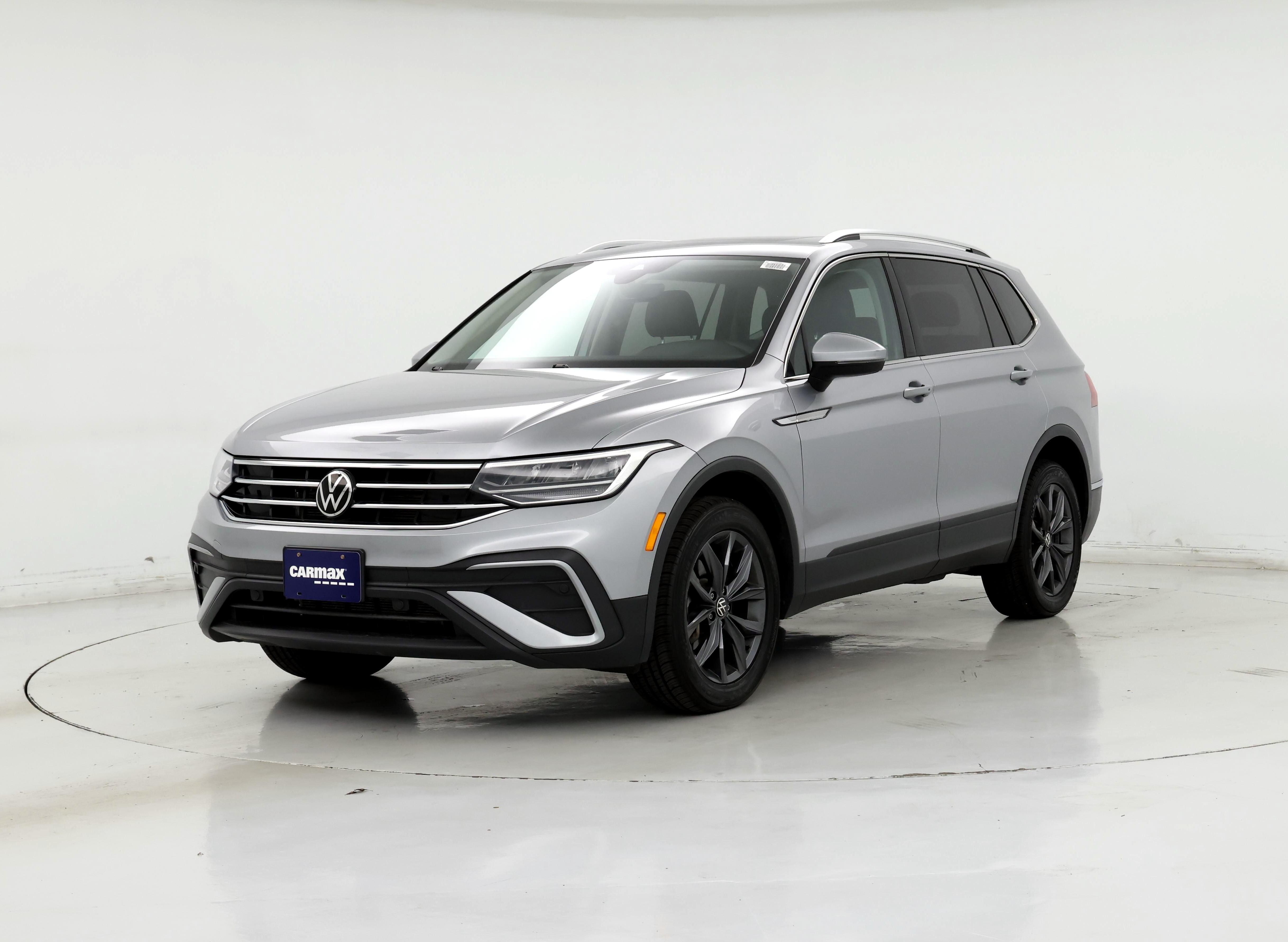 Thumbnail: 2022 Volkswagen Tiguan - 4