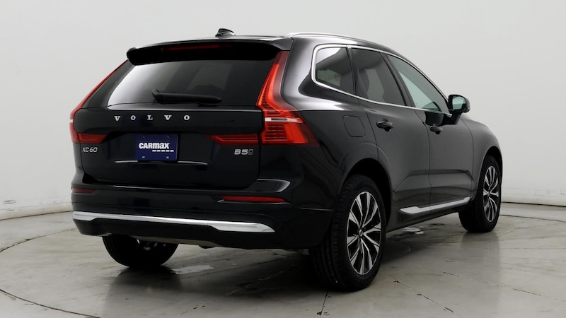 2023 Volvo XC60 B5 Plus 8