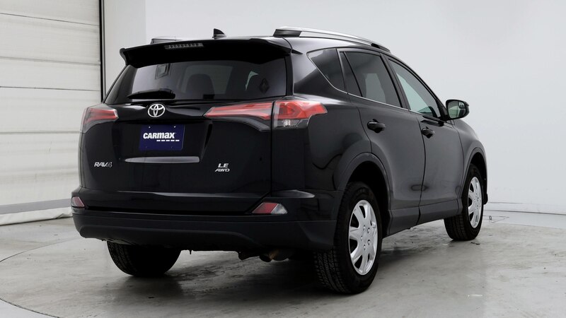 2017 Toyota RAV4 LE 8