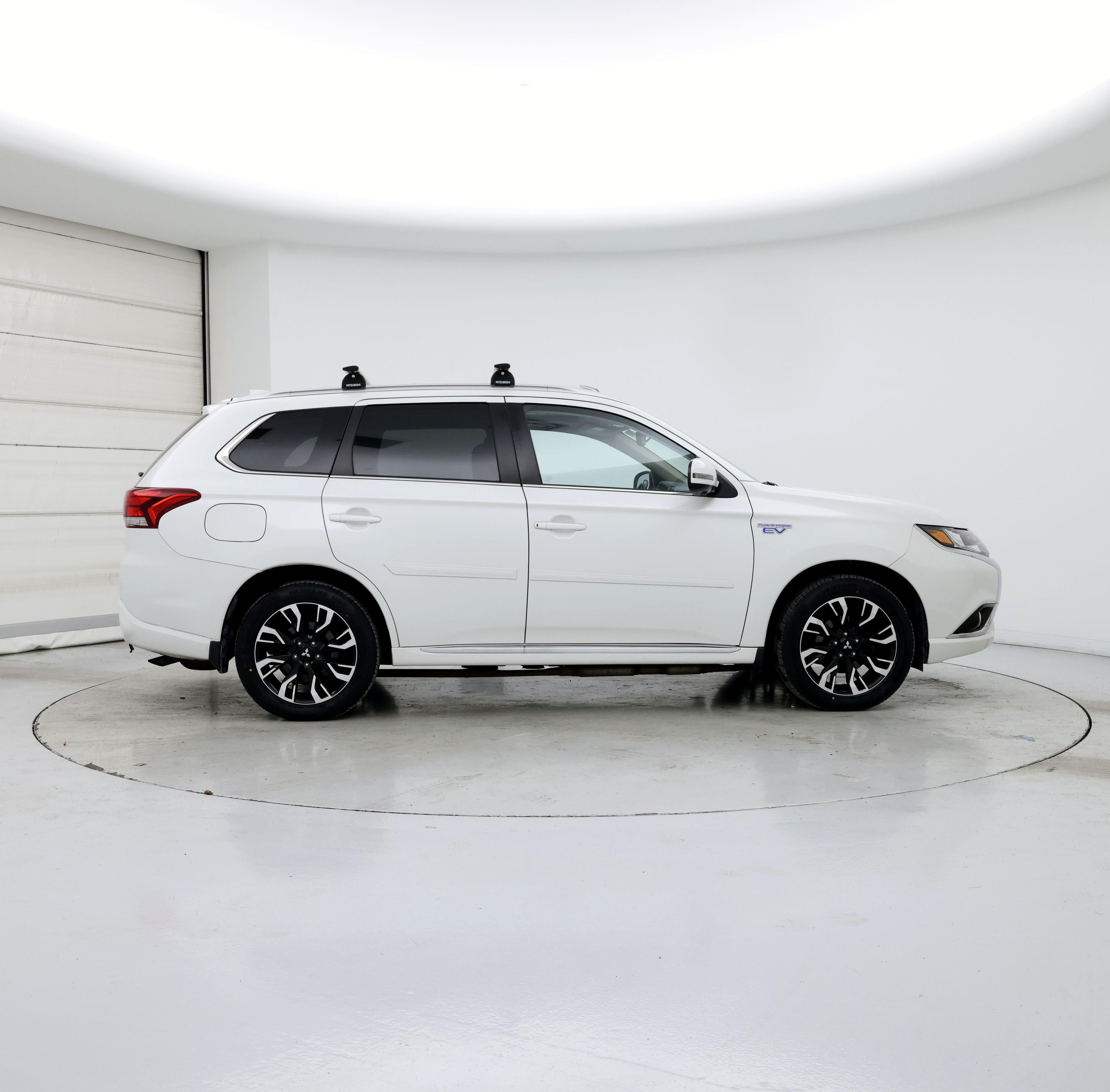 Thumbnail: 2018 Mitsubishi Outlander - 7
