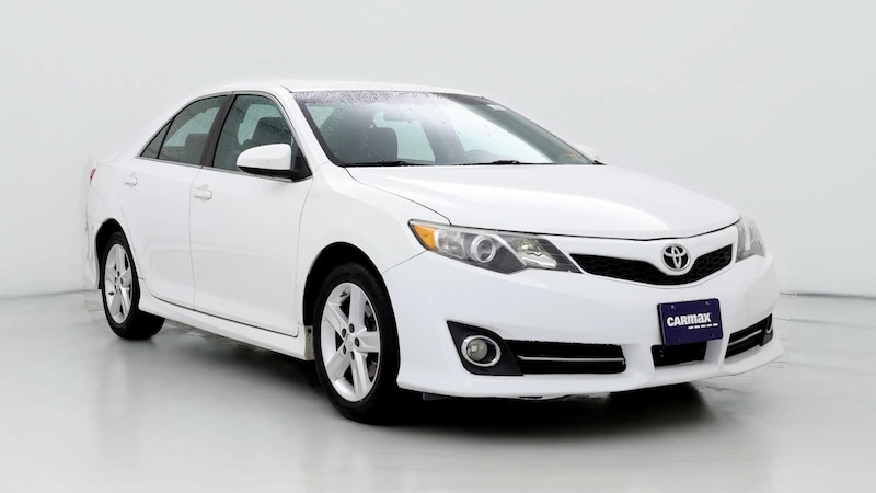 2013 Toyota Camry SE Hero Image