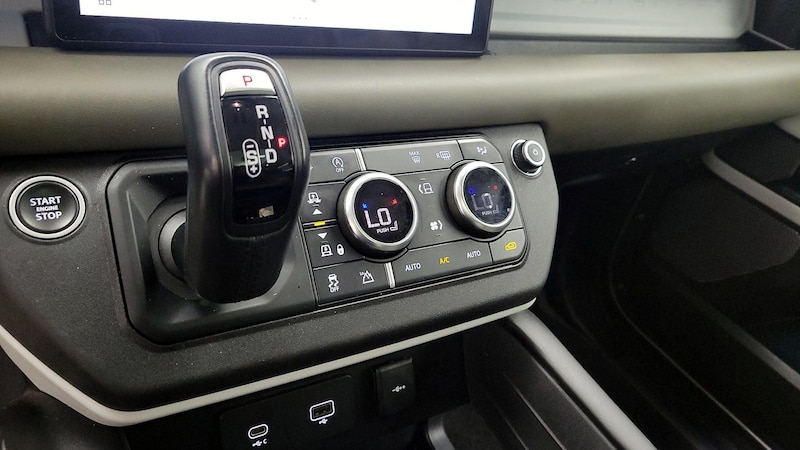 2020 Land Rover Defender  17