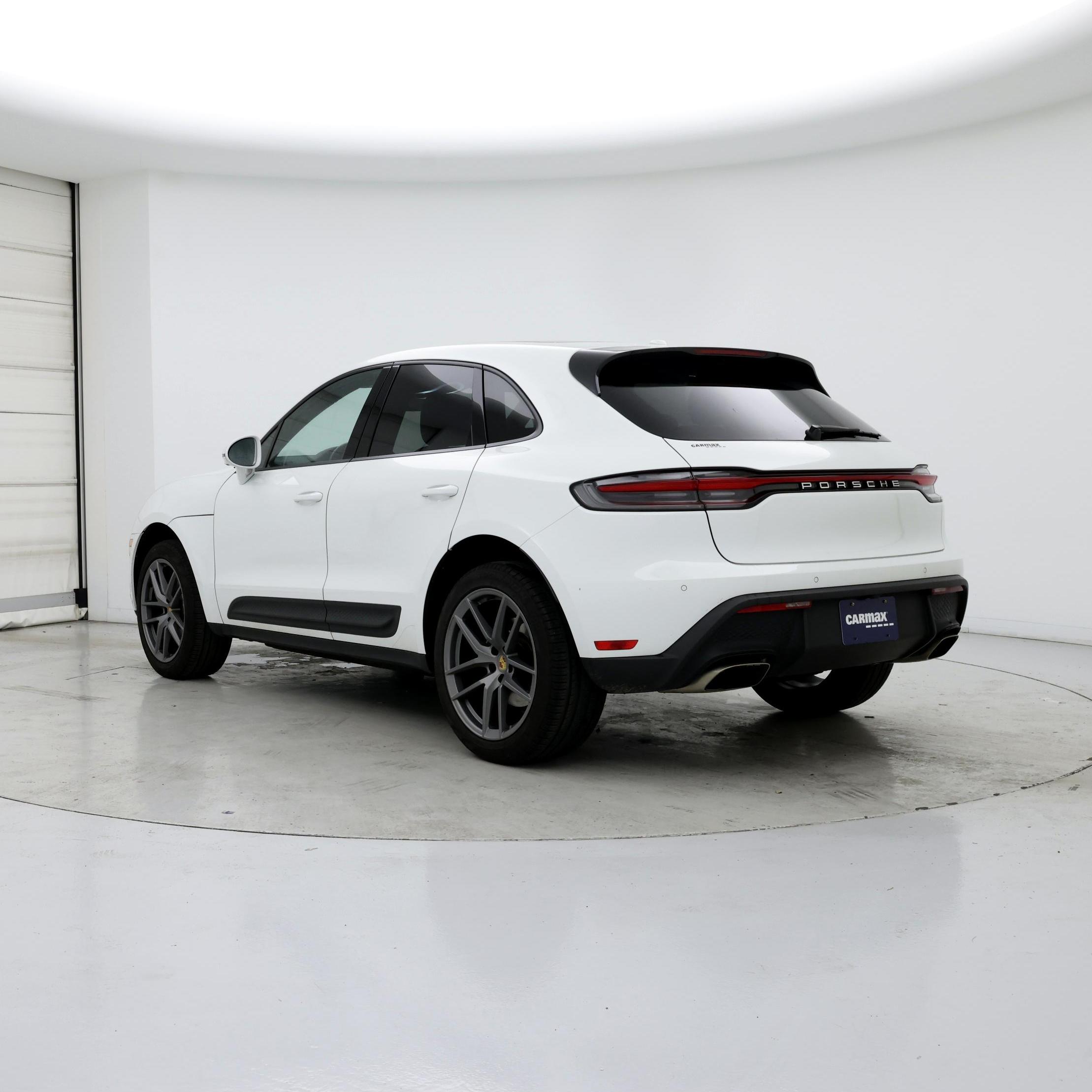 Thumbnail: 2022 Porsche Macan - 2