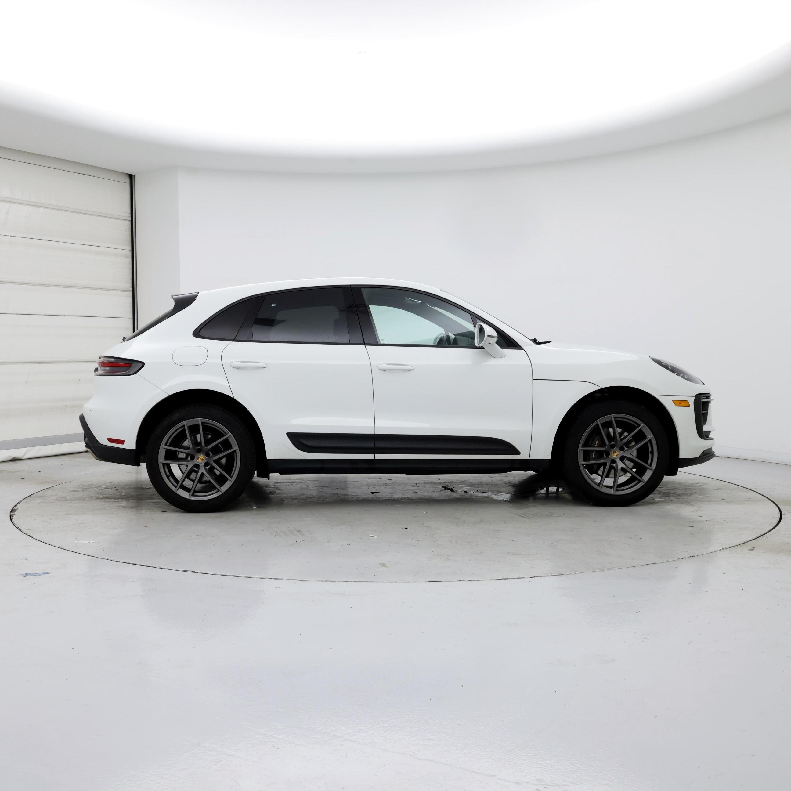 Thumbnail: 2022 Porsche Macan - 7