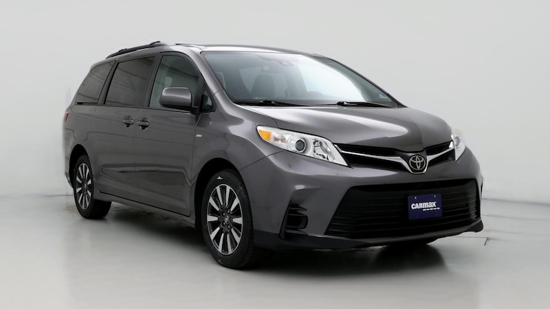 2019 Toyota Sienna LE Hero Image