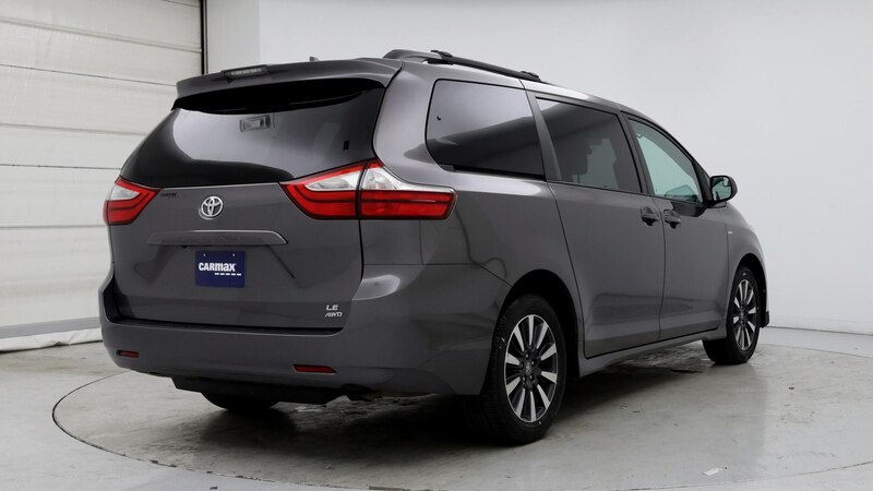 2019 Toyota Sienna LE 8