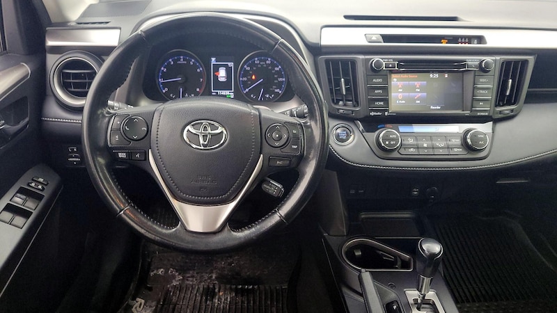 2018 Toyota RAV4 XLE 10