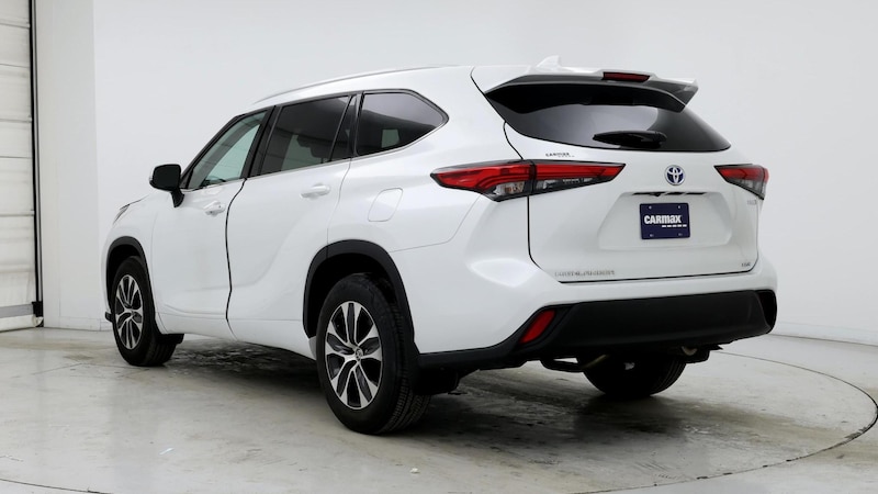 2022 Toyota Highlander XLE 2