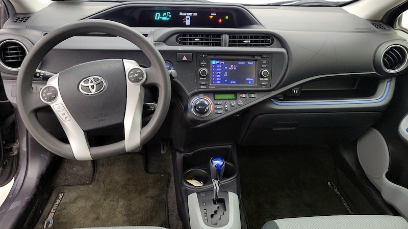 2013 Toyota Prius c Four 9