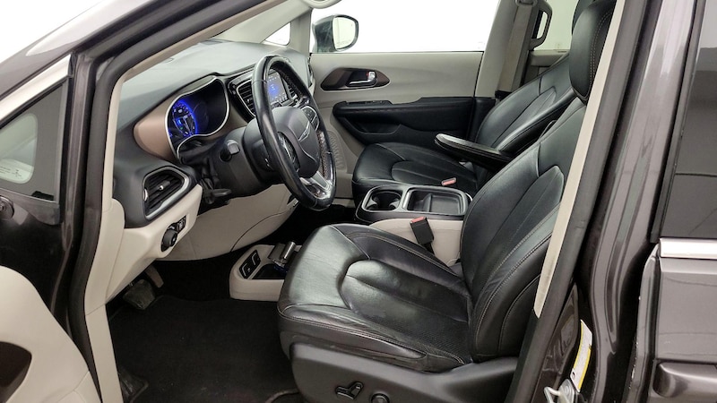 2019 Chrysler Pacifica L 11