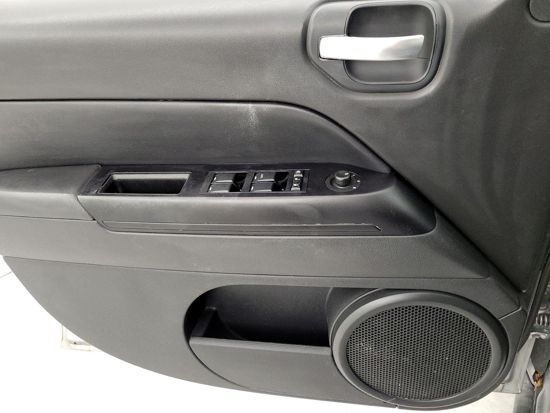 Thumbnail: 2014 Jeep Compass - 12