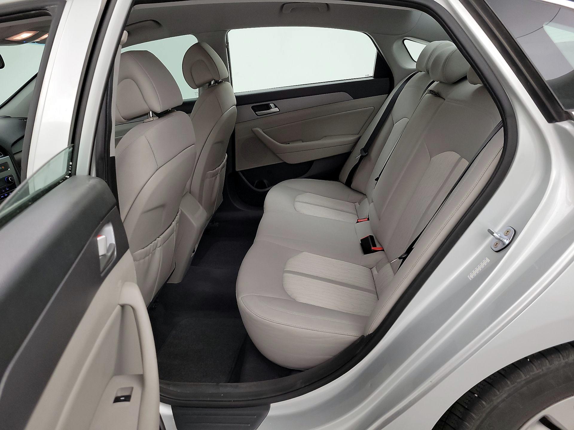 Thumbnail: 2016 Hyundai Sonata - 19