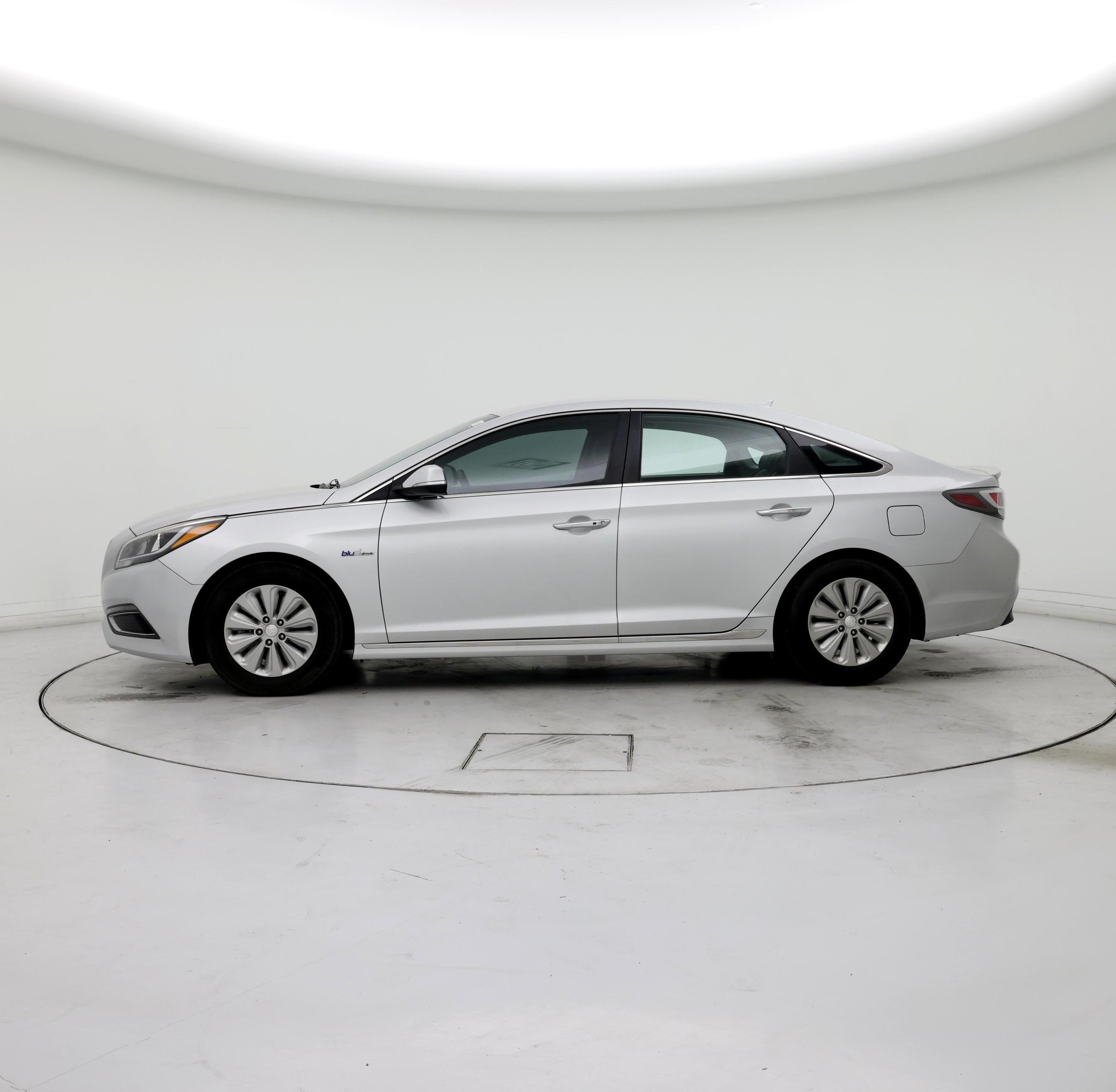 Thumbnail: 2016 Hyundai Sonata - 3