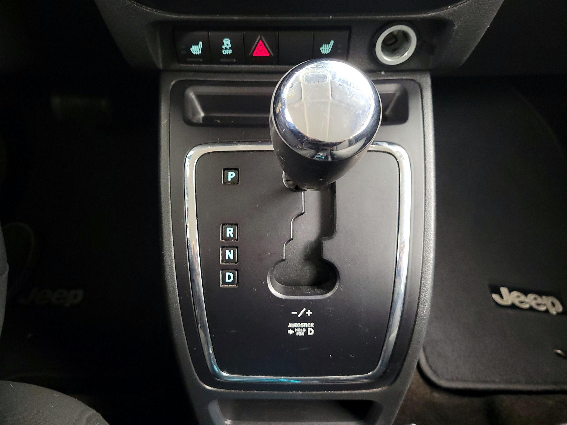 Thumbnail: 2016 Jeep Patriot - 15