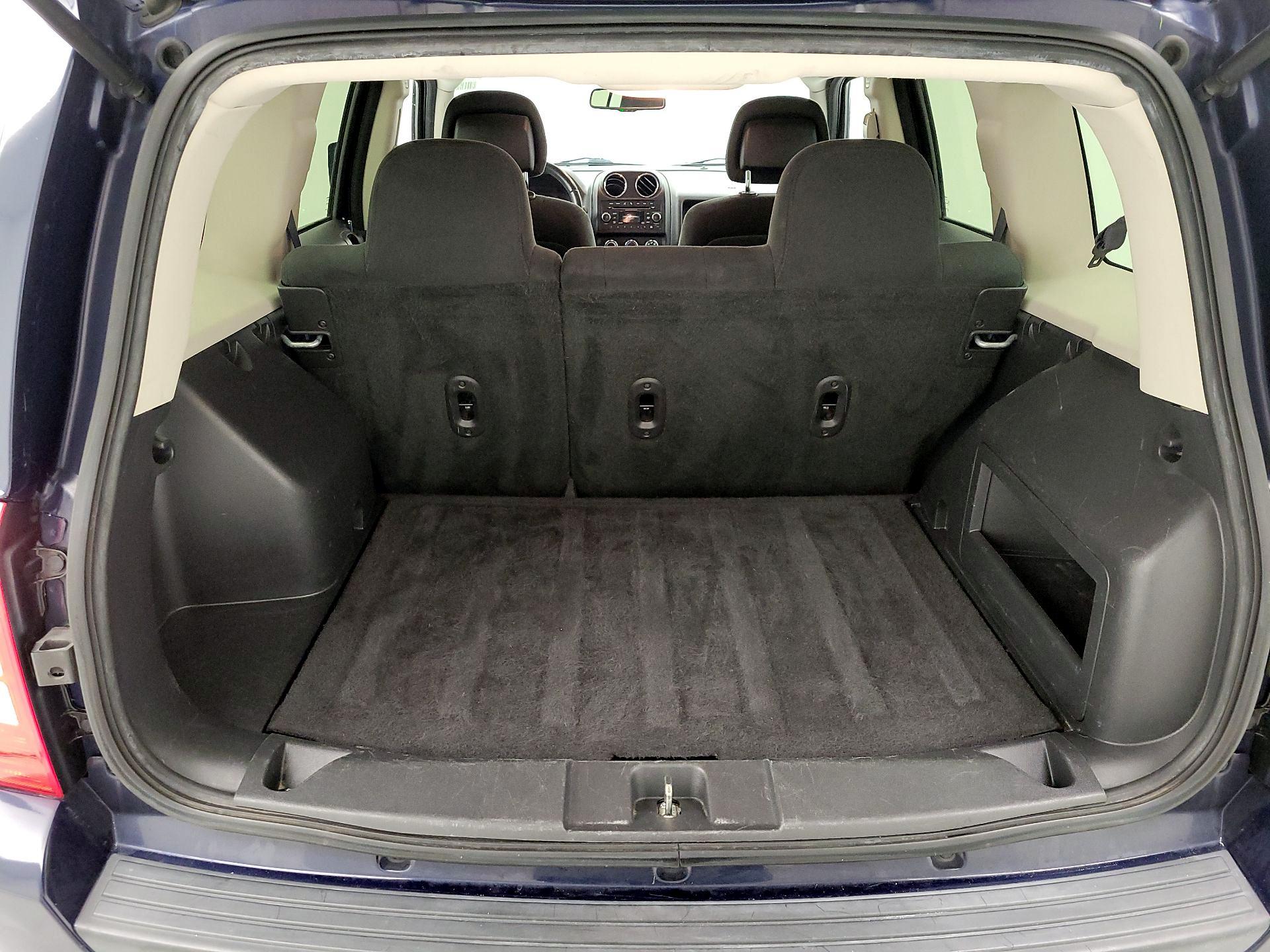 Thumbnail: 2016 Jeep Patriot - 18
