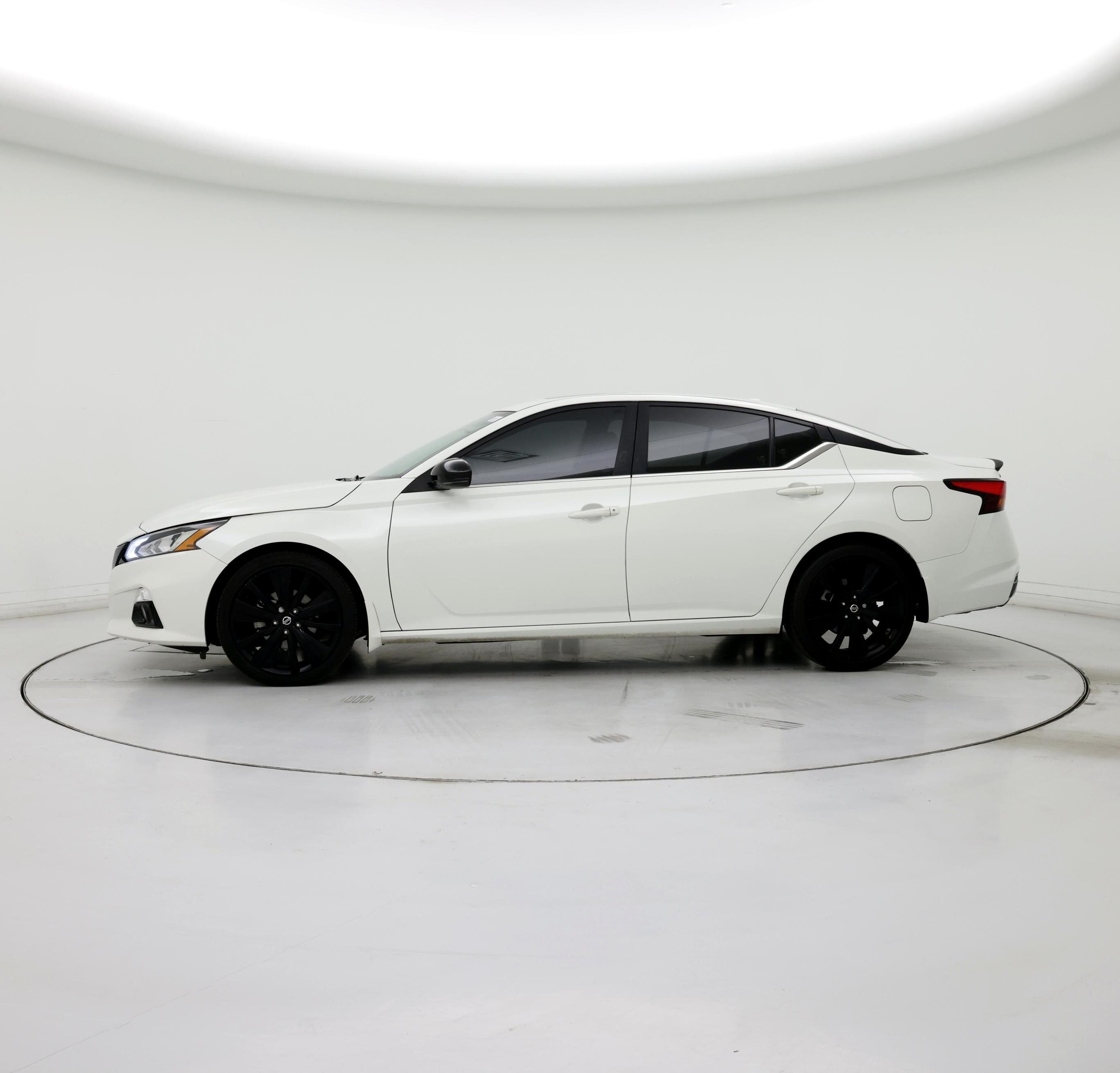 Thumbnail: 2022 Nissan Altima - 3