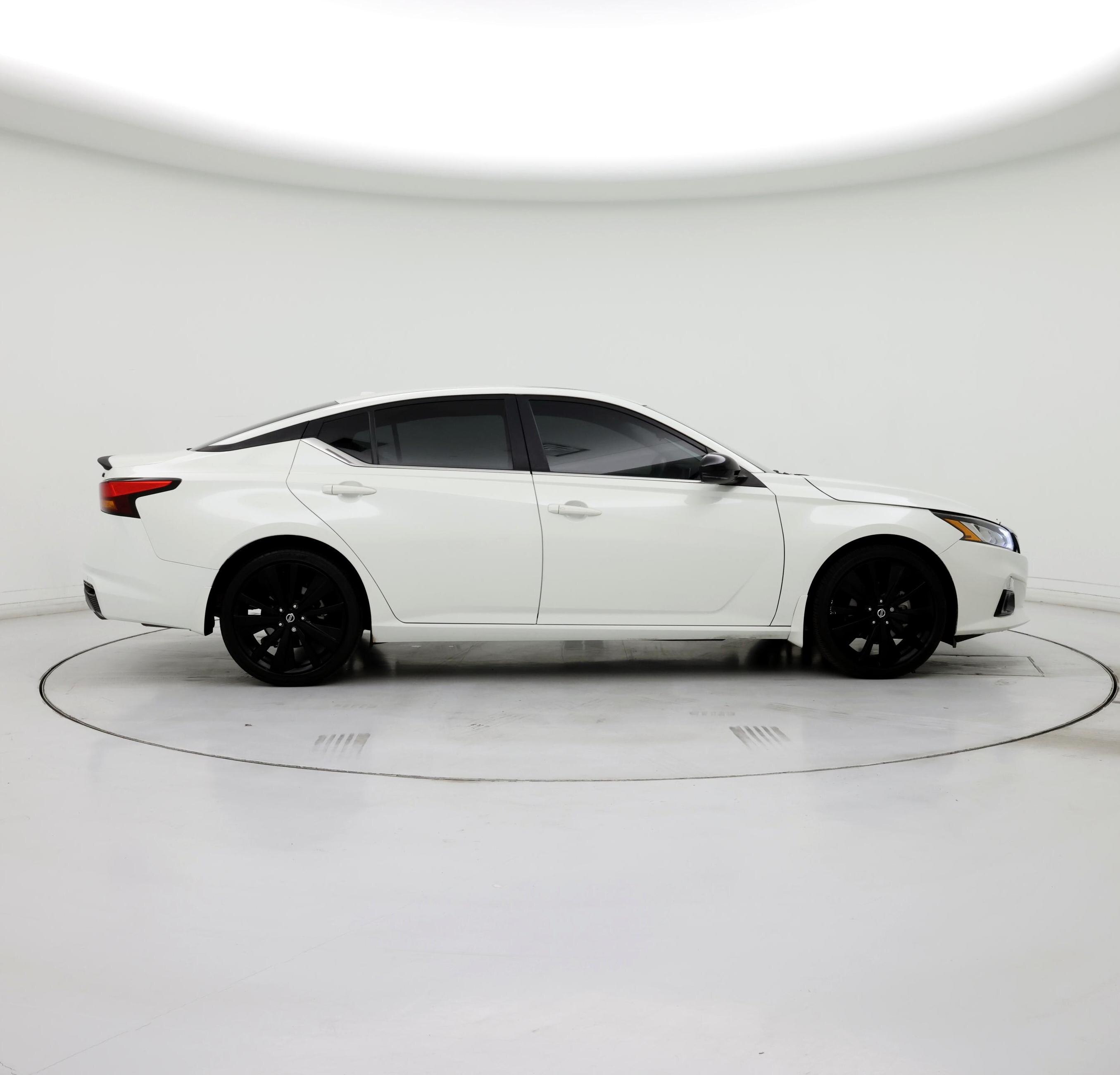 Thumbnail: 2022 Nissan Altima - 7