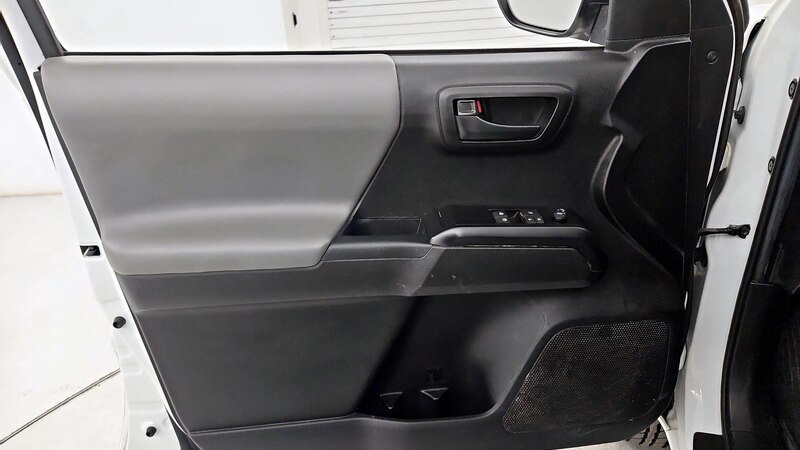 2021 Toyota Tacoma SR 12
