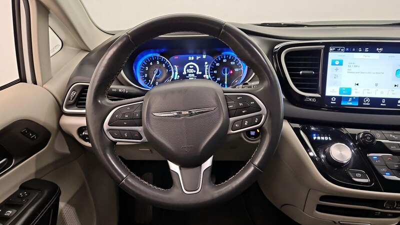 2022 Chrysler Pacifica Touring L 10