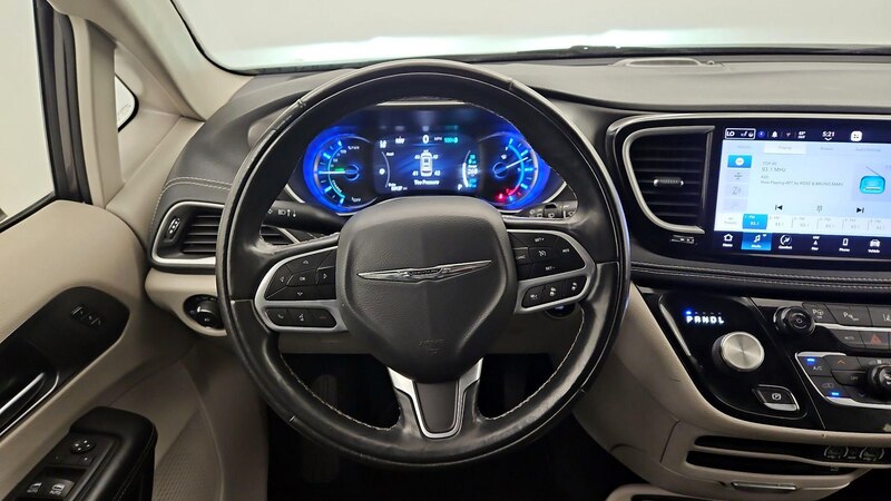 2022 Chrysler Pacifica Hybrid Touring L 10