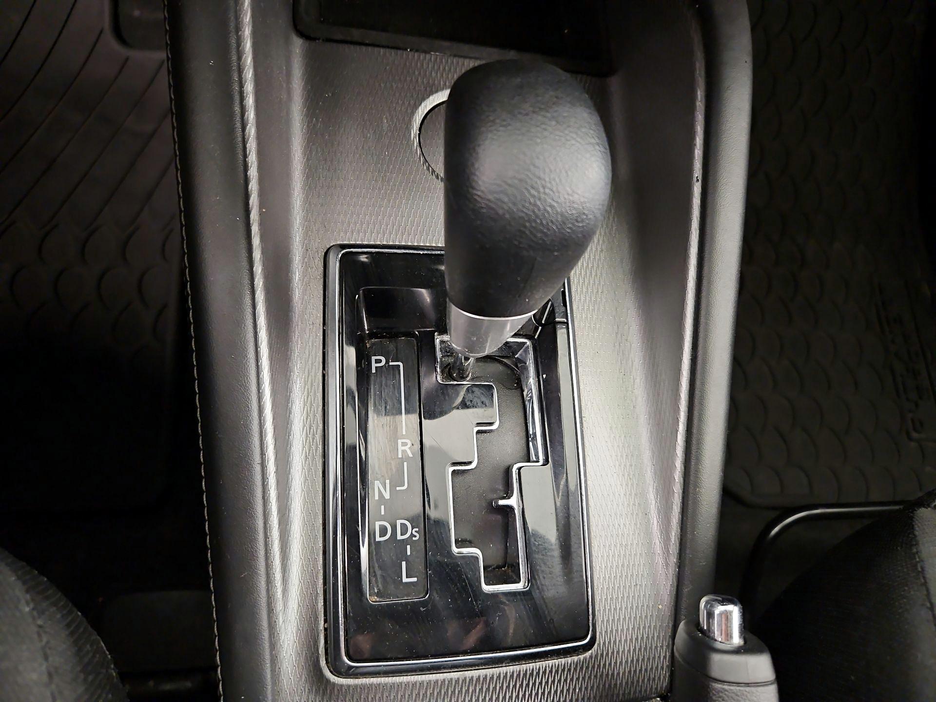 Thumbnail: 2020 Mitsubishi Outlander Sport - 16