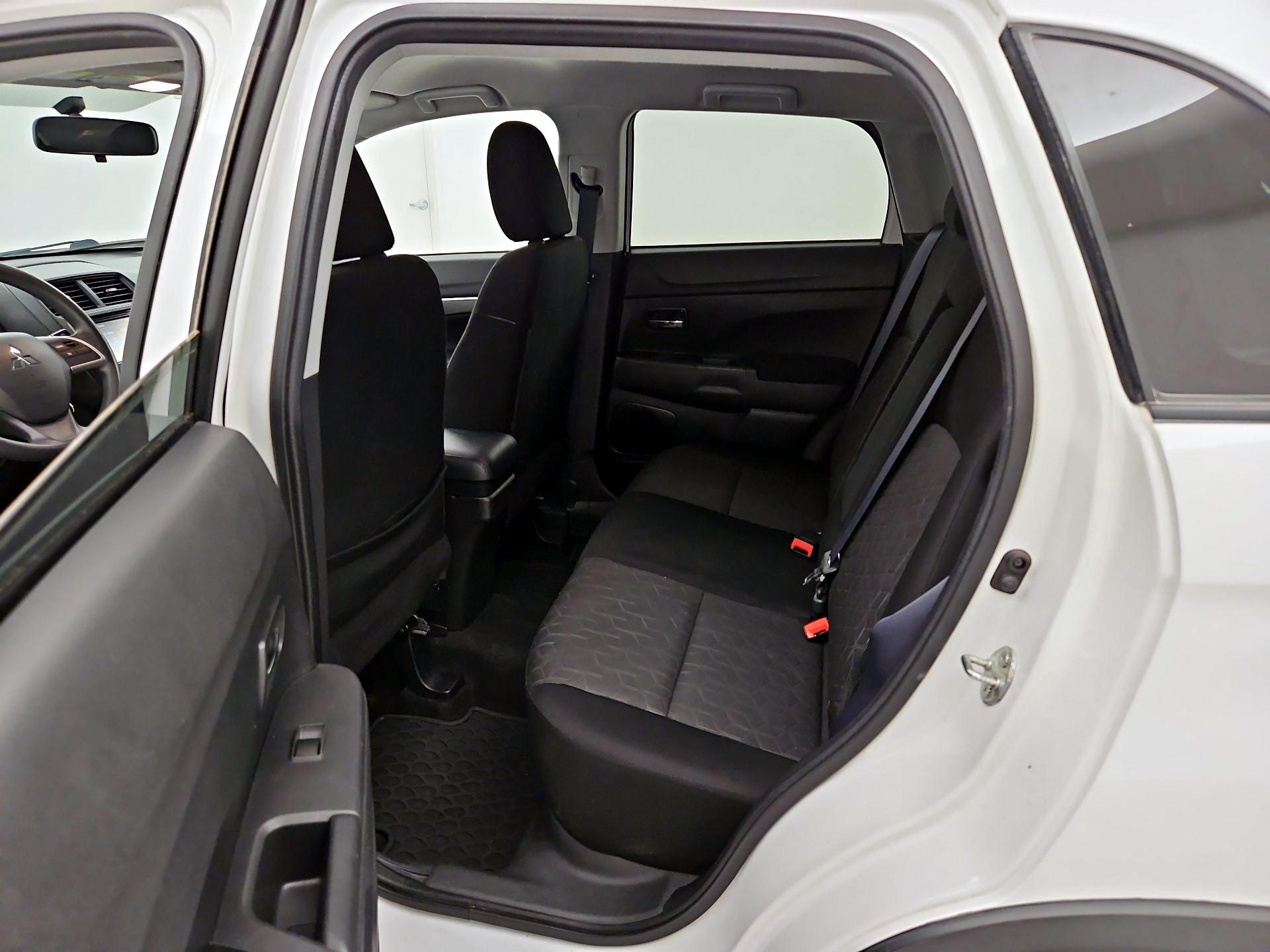 Thumbnail: 2020 Mitsubishi Outlander Sport - 18