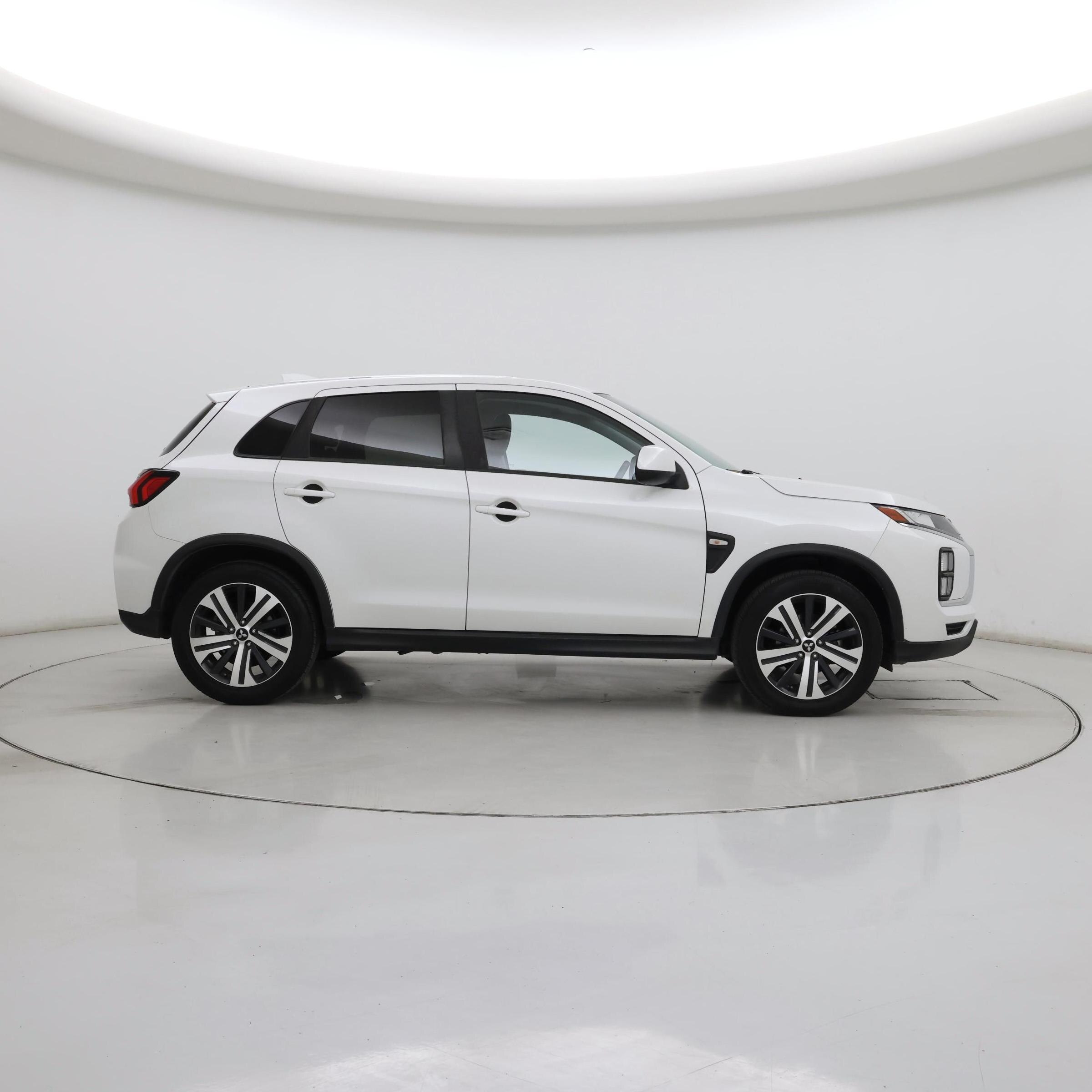 Thumbnail: 2020 Mitsubishi Outlander Sport - 7