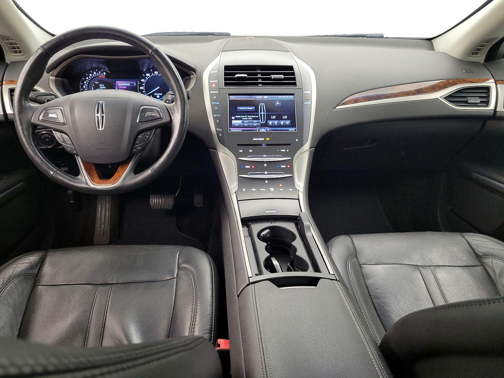 Thumbnail: 2014 Lincoln MKZ - 9