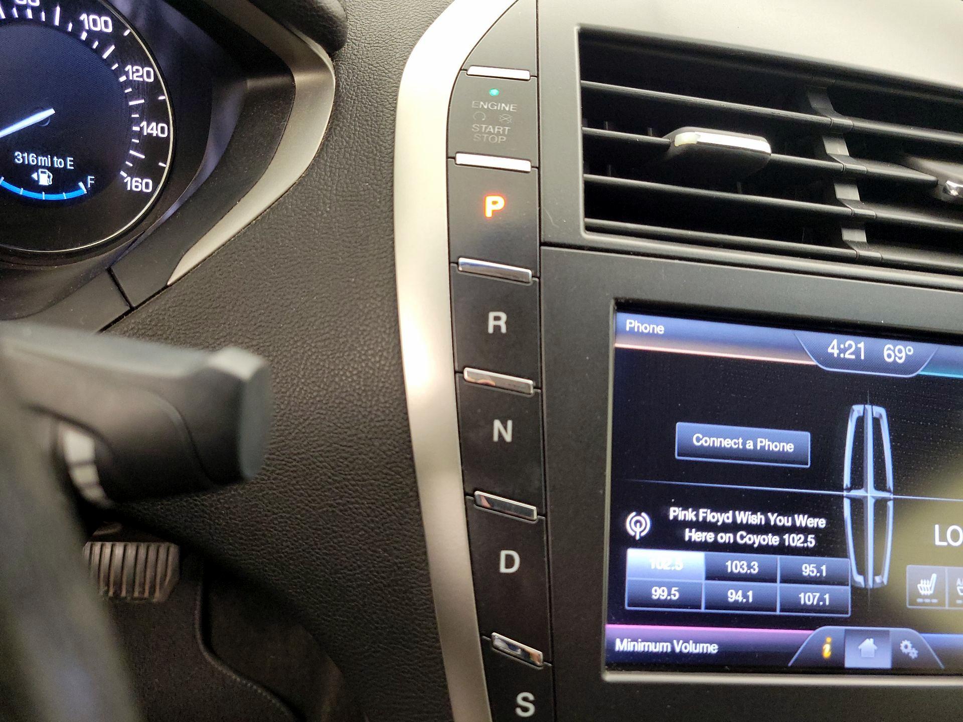 Thumbnail: 2014 Lincoln MKZ - 17