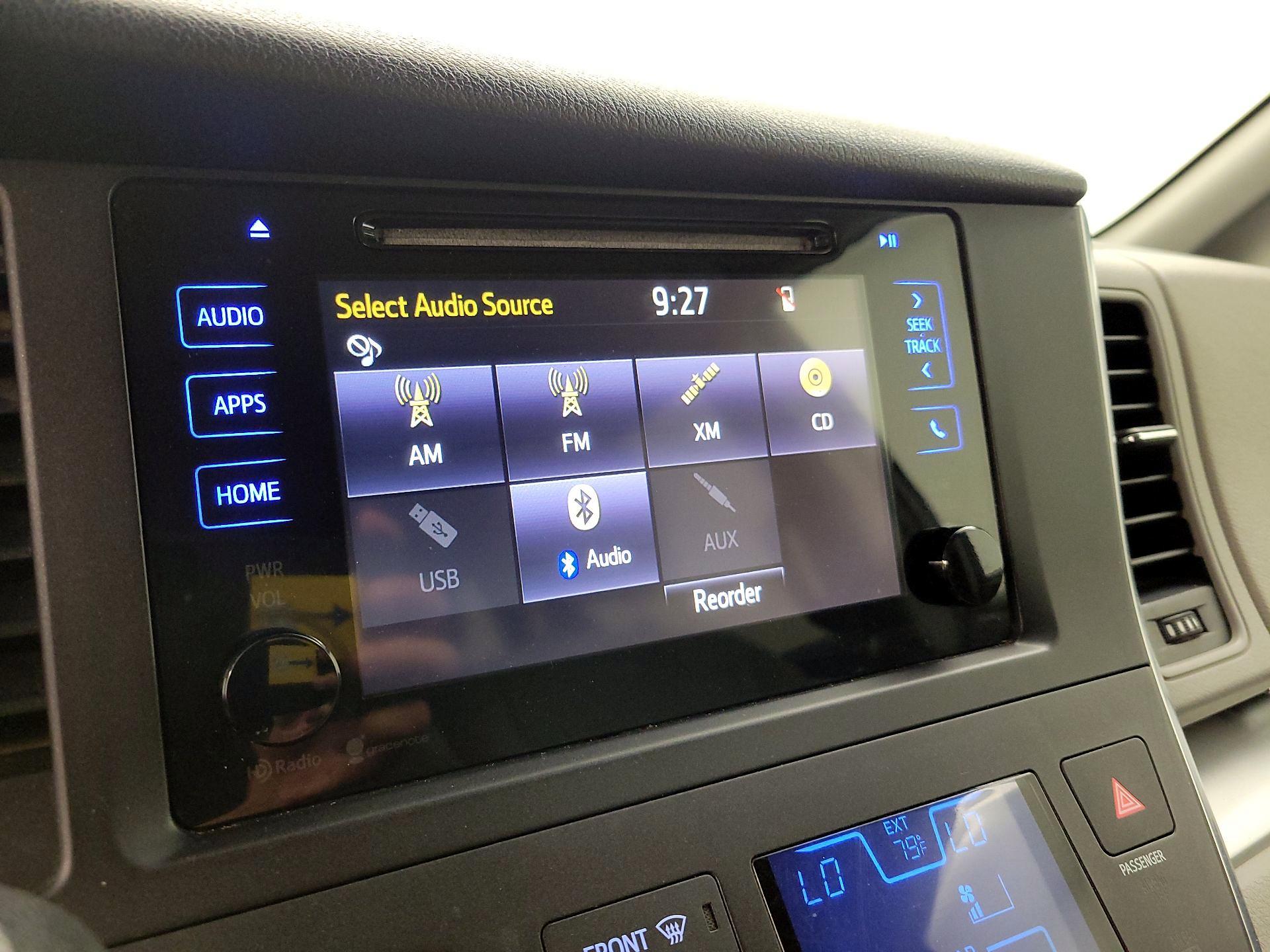 Thumbnail: 2015 Toyota Sienna - 15