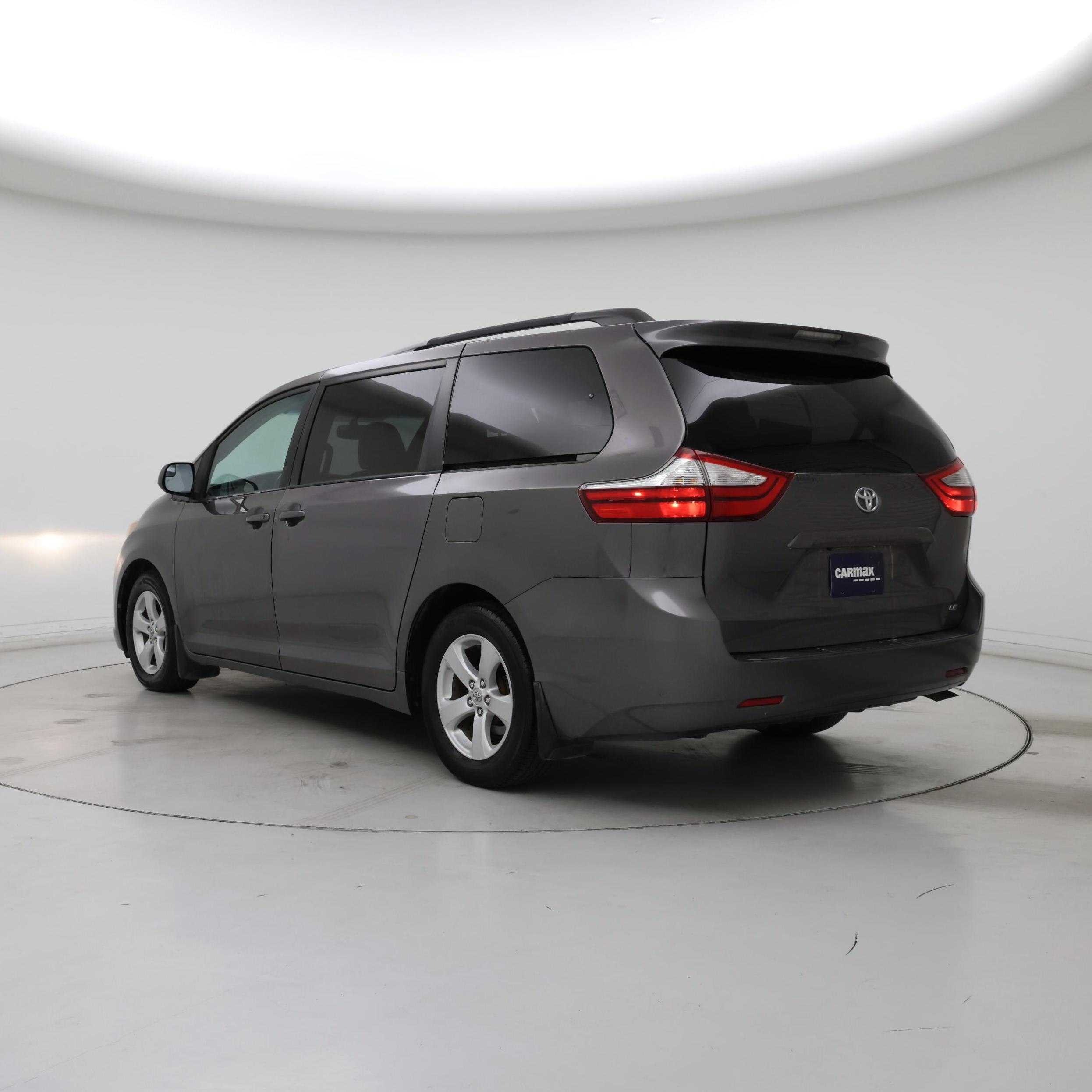 Thumbnail: 2015 Toyota Sienna - 2
