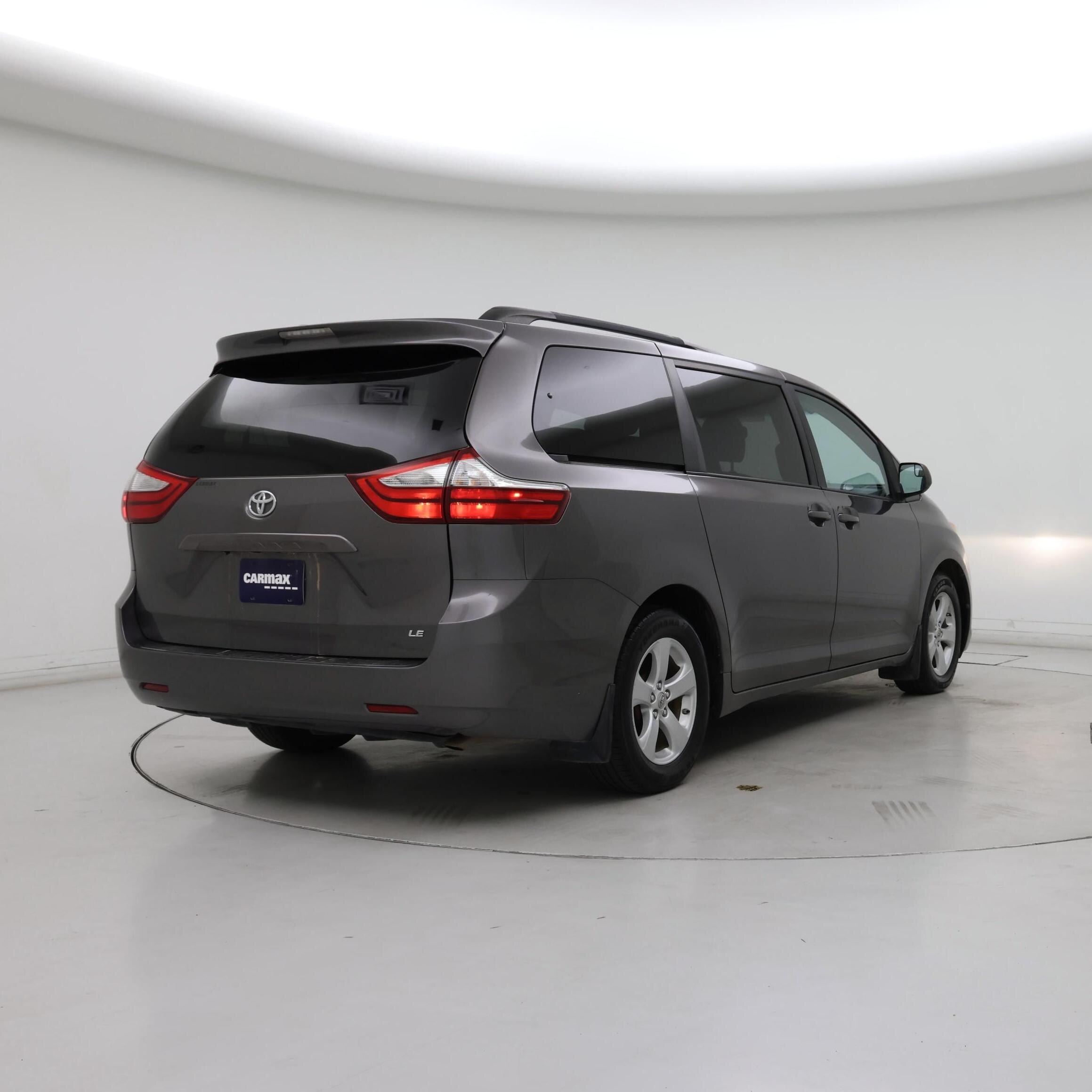 Thumbnail: 2015 Toyota Sienna - 8