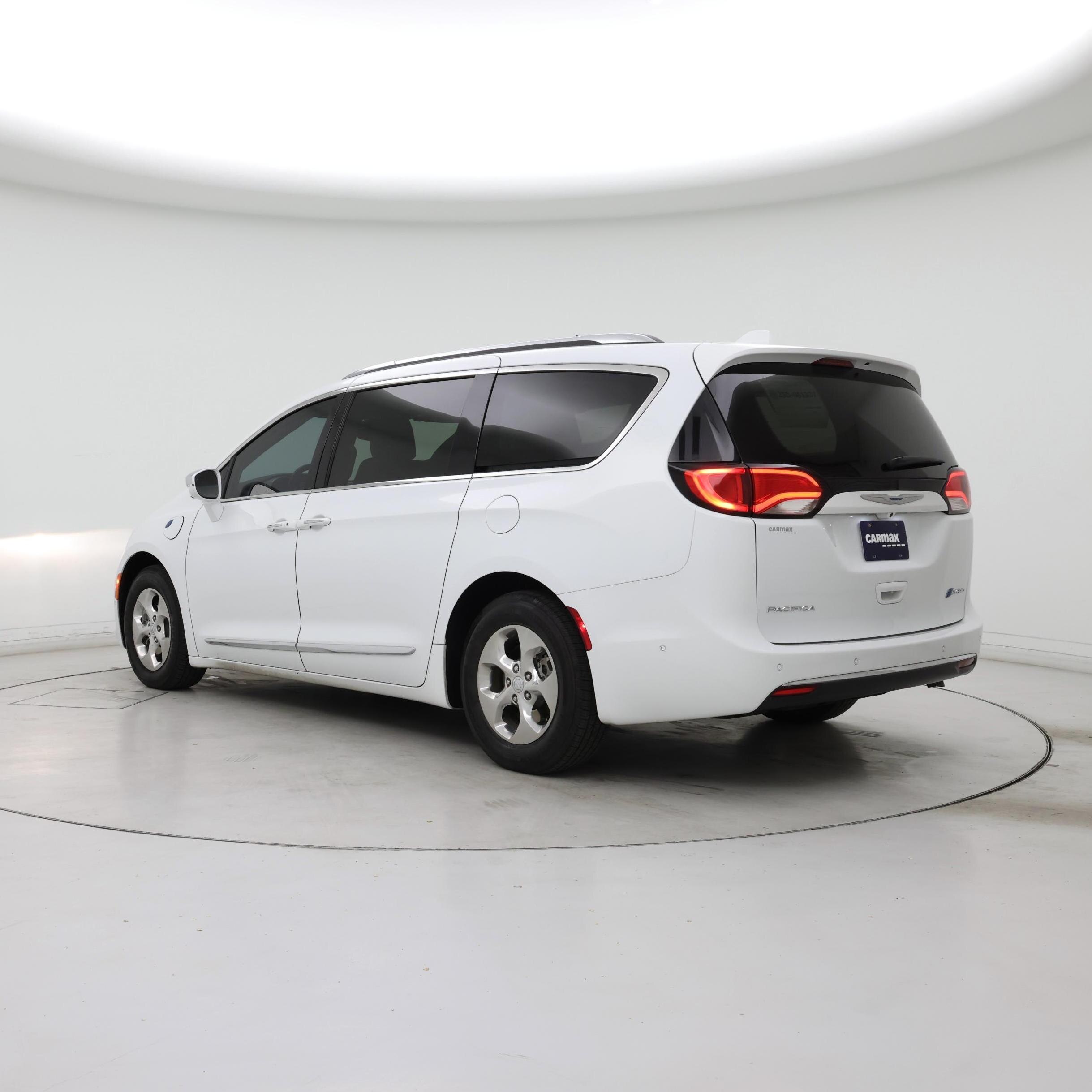 Thumbnail: 2018 Chrysler Pacifica - 2
