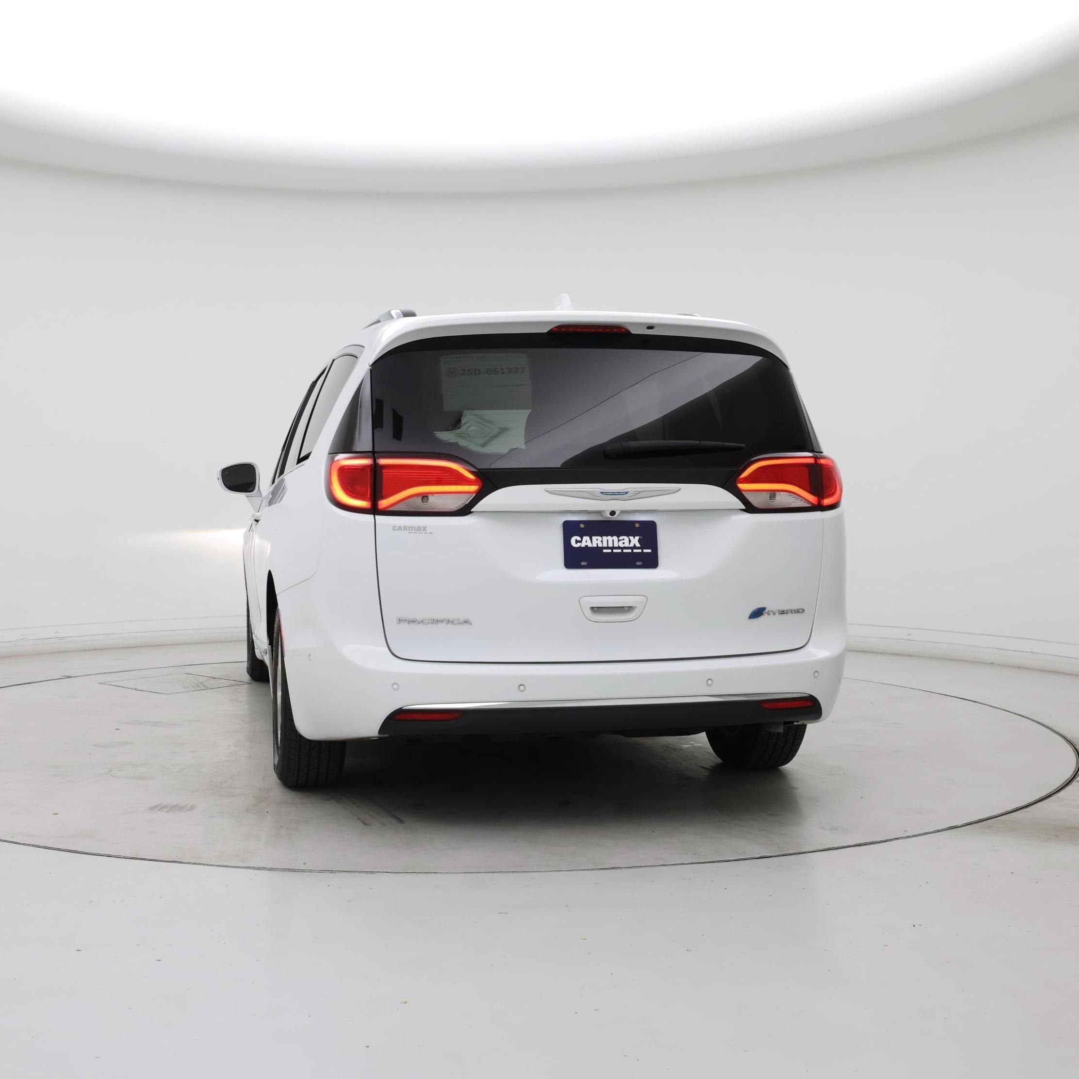 Thumbnail: 2018 Chrysler Pacifica - 6