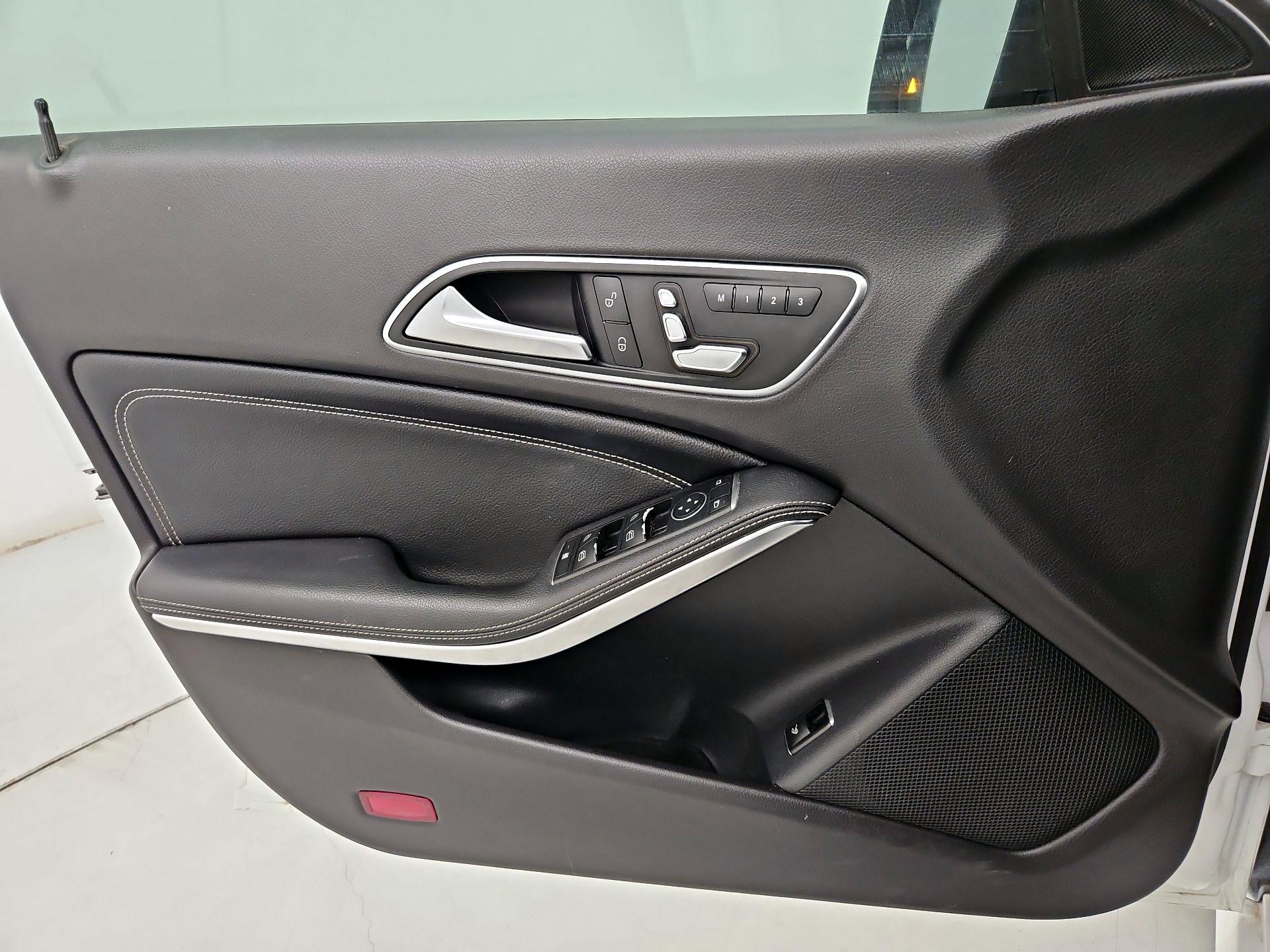Thumbnail: 2019 Mercedes-Benz CLA - 12