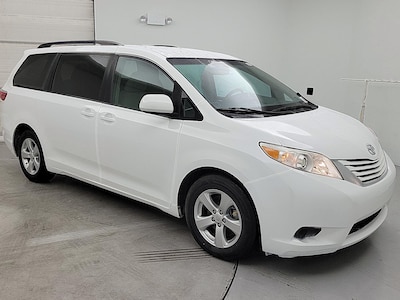 2015 Toyota Sienna LE -
                Los Angeles, CA