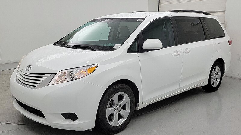 2015 Toyota Sienna LE 3