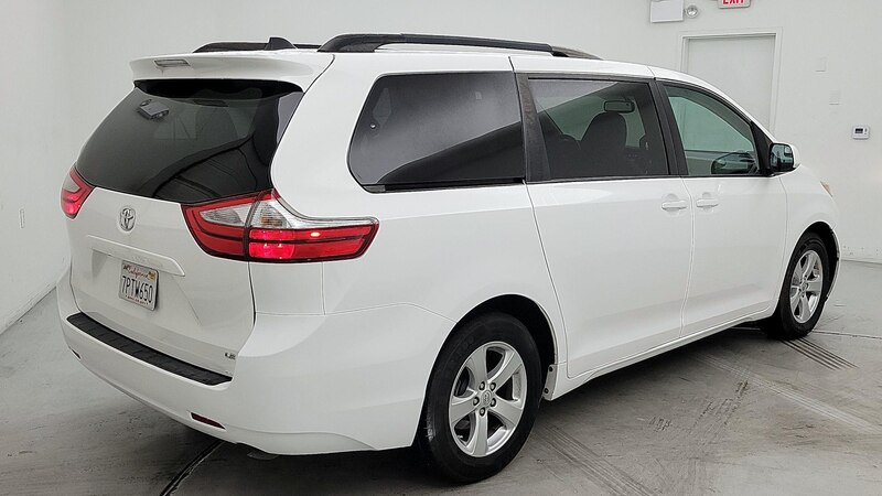 2015 Toyota Sienna LE 5