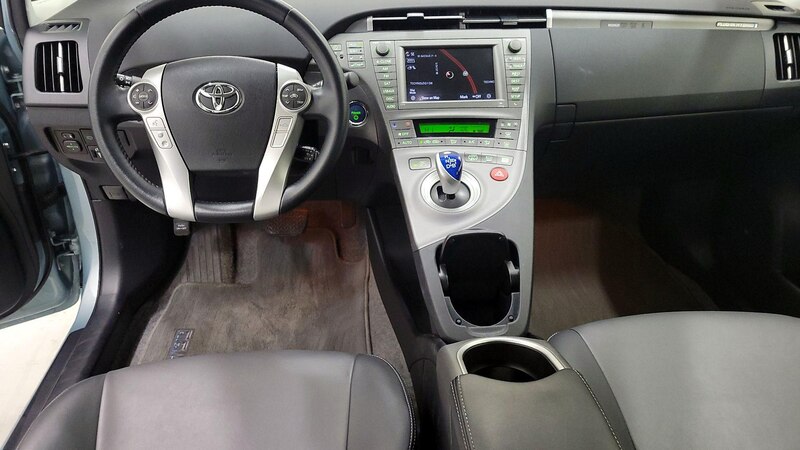 2013 Toyota Prius Plug-in 9