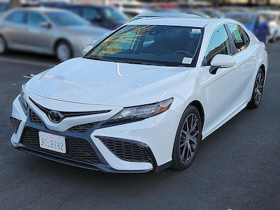 2022 Toyota Camry SE -
                Burbank, CA