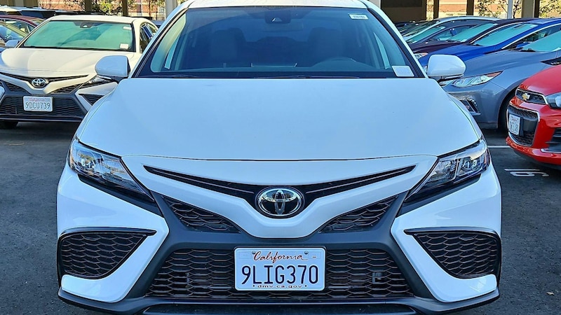 2024 Toyota Camry SE 2