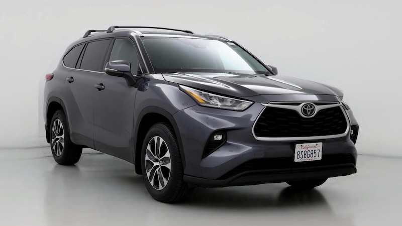 2020 Toyota Highlander XLE Hero Image