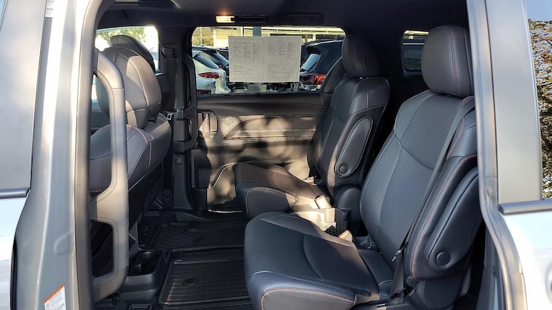 2023 Toyota Sienna XSE 19