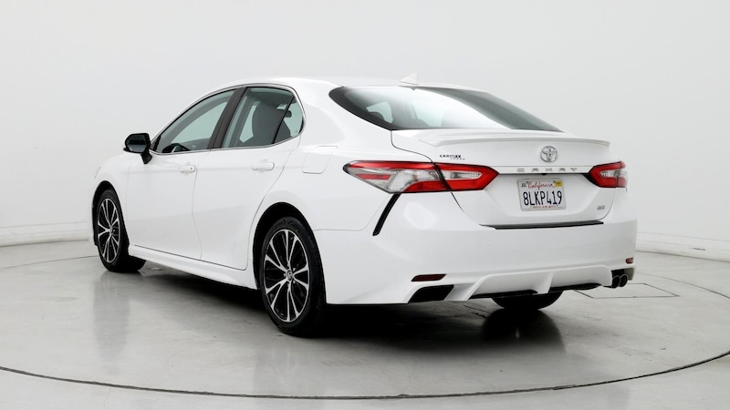 2019 Toyota Camry SE 2