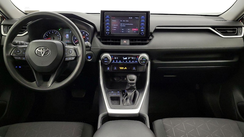 2019 Toyota RAV4 XLE 9