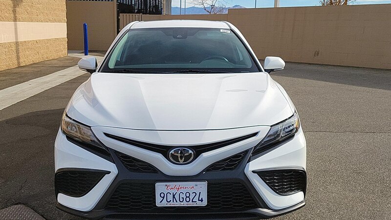 2022 Toyota Camry SE 2