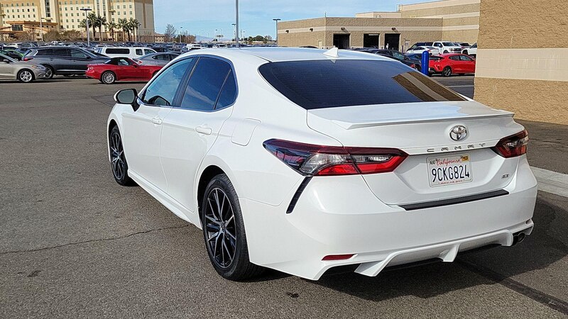 2022 Toyota Camry SE 7