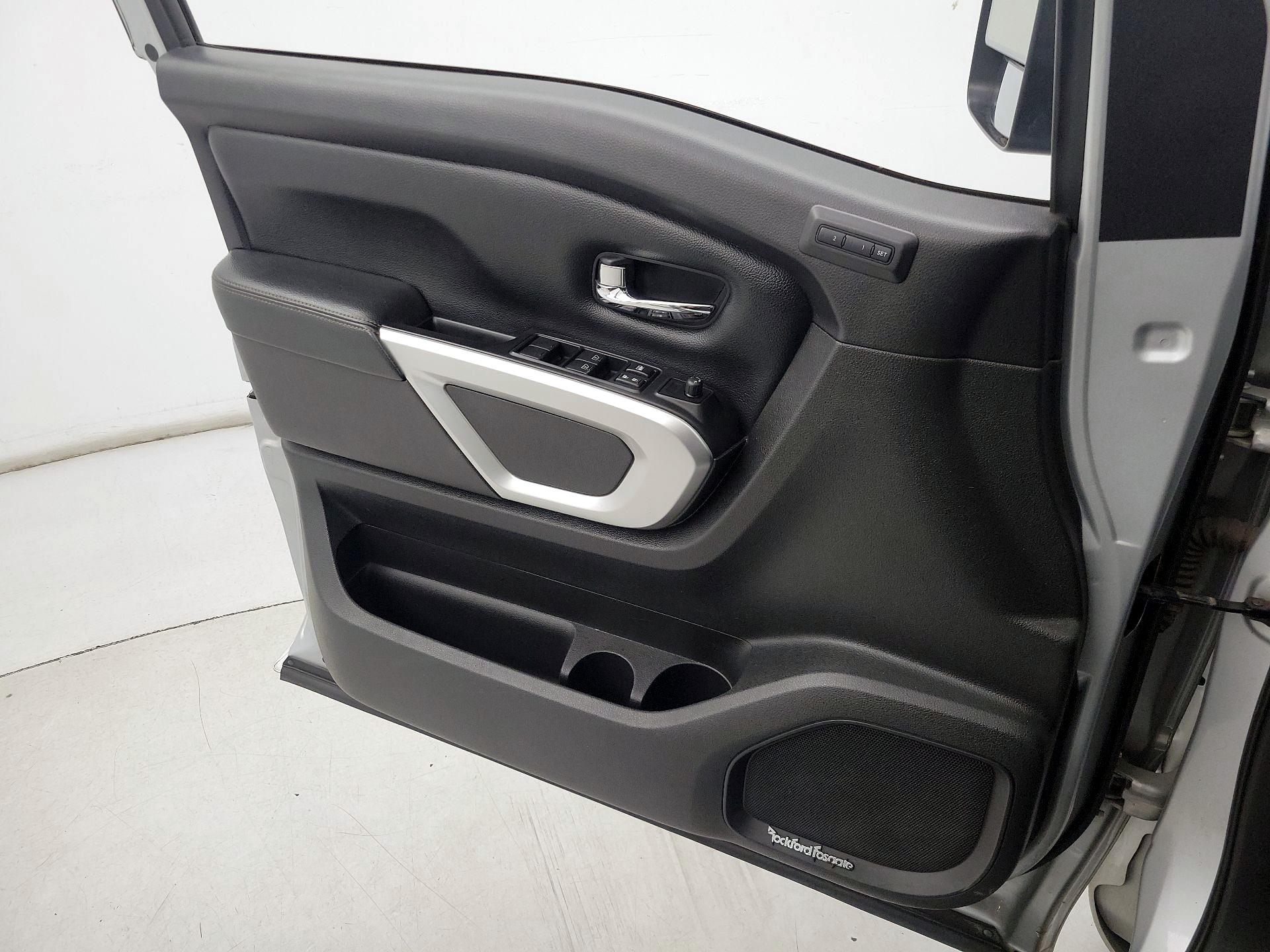 Thumbnail: 2016 Nissan Titan - 12