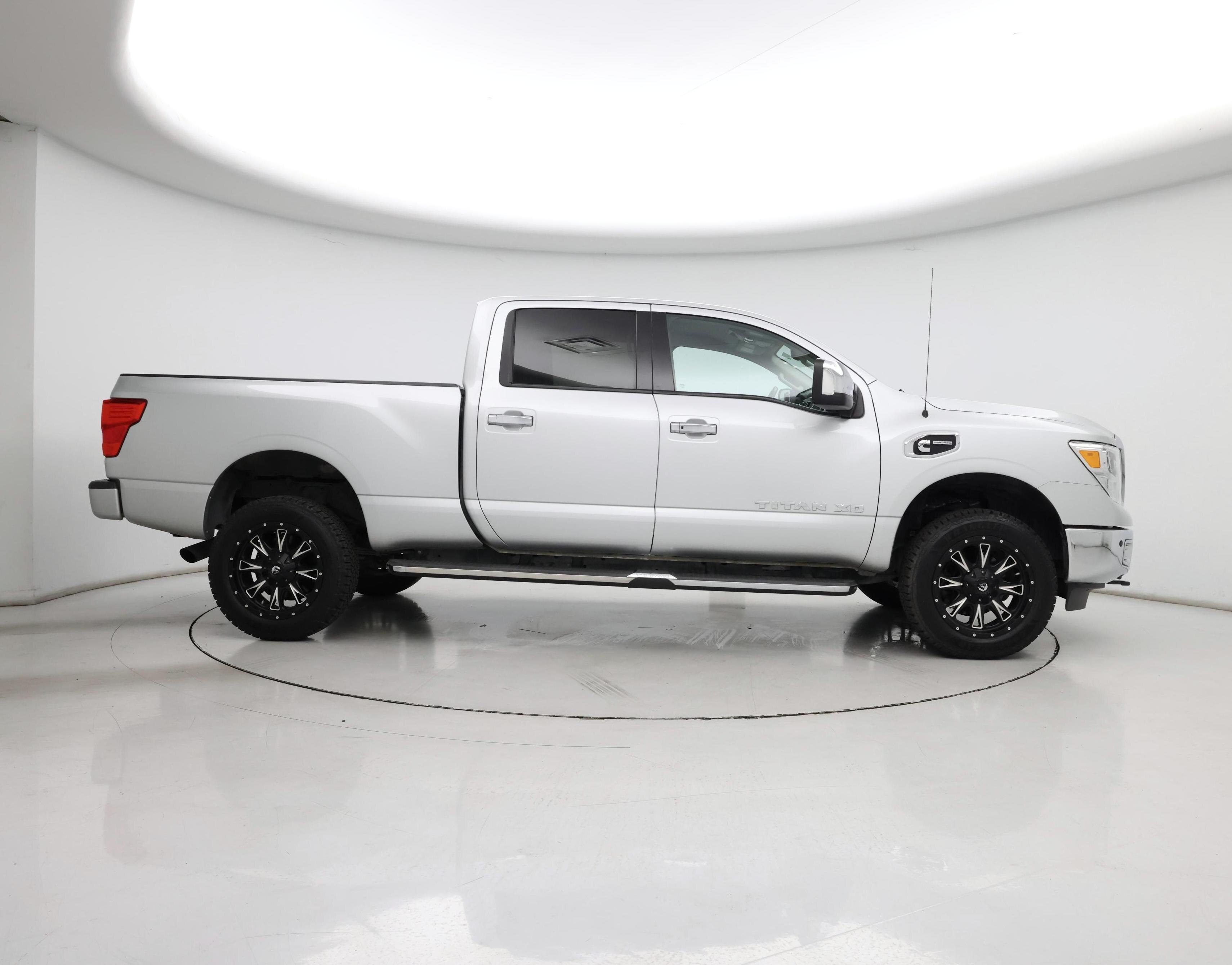 Thumbnail: 2016 Nissan Titan - 7